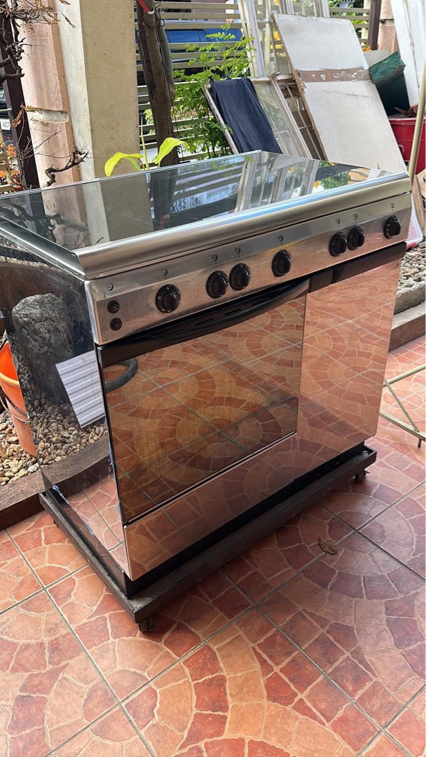 Ariston gas range 5 burner with oven, Furniture & Home Living