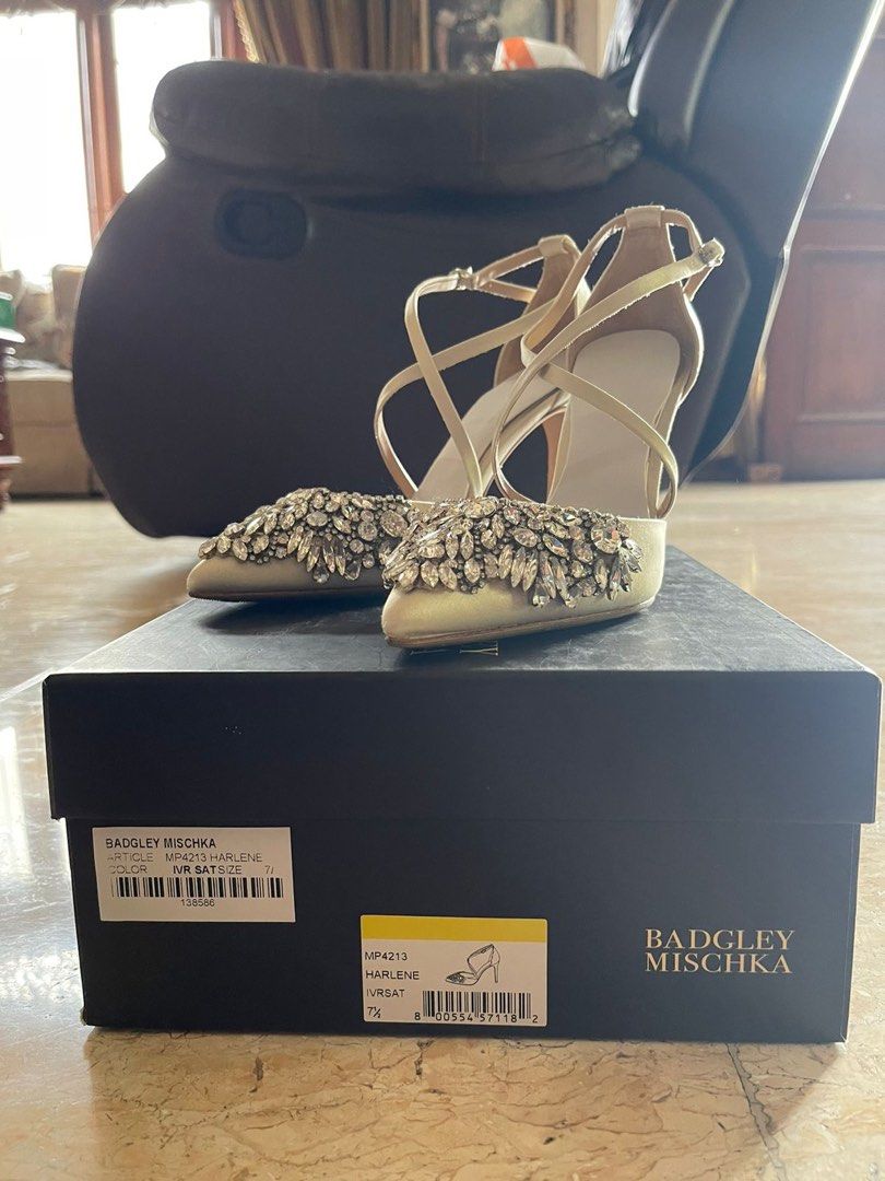Badgley Mischka Harlene Size US 7.5 Insole 23 8 cm Fesyen Wanita Sepatu di Carousell