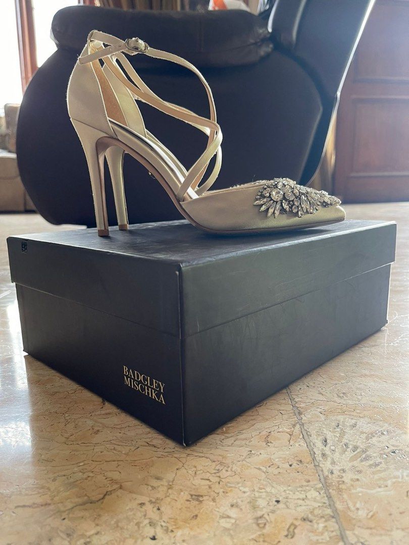 Badgley Mischka Harlene Size US 7.5 Insole 23 8 cm Fesyen Wanita