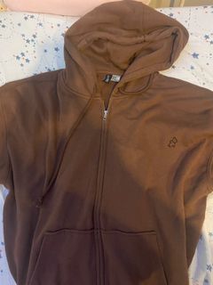 (Category: ) located in . Submitted by maxenes.closet (Listing ID 1214052492, Image 1). Description: .