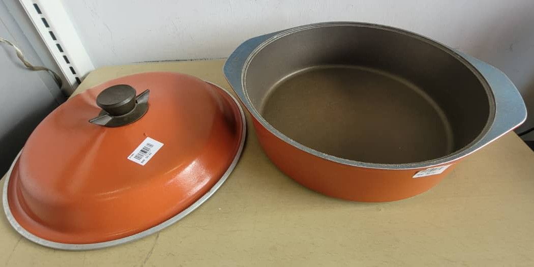 BESSEMER 12" Dutch Oven, Furniture & Home Living, Kitchenware