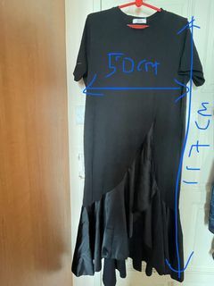 Black dress with ruffles hem
