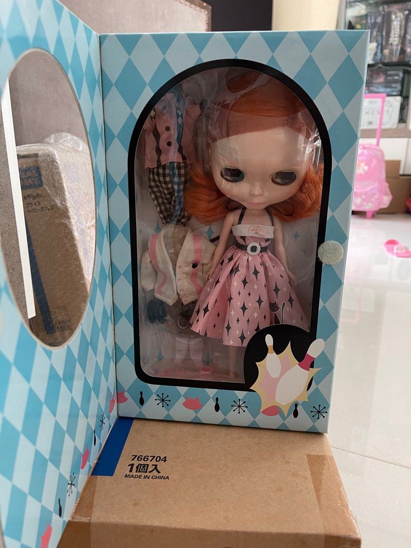 Blythe Cloud 9 bowl vintage collection series, Toys & Collectibles