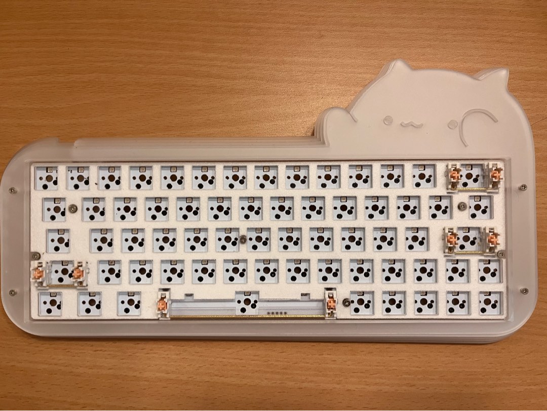 bongo cat keyboard (hot swappable) with either white or pink key