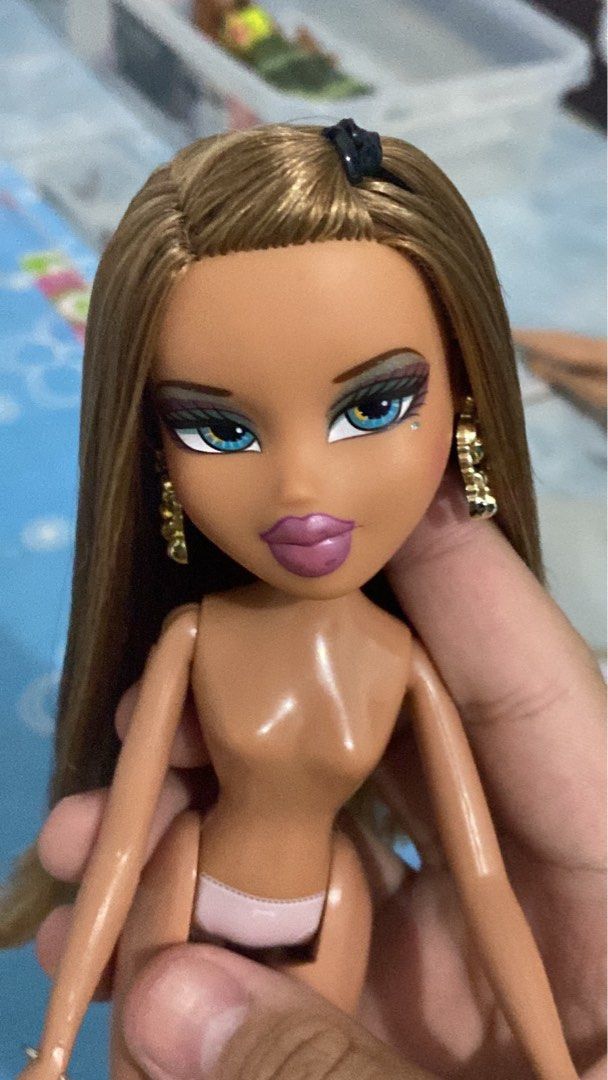 BRATZ HOLLYWOOD STYLE YASMIN FOR SALE Hobbies Toys Toys