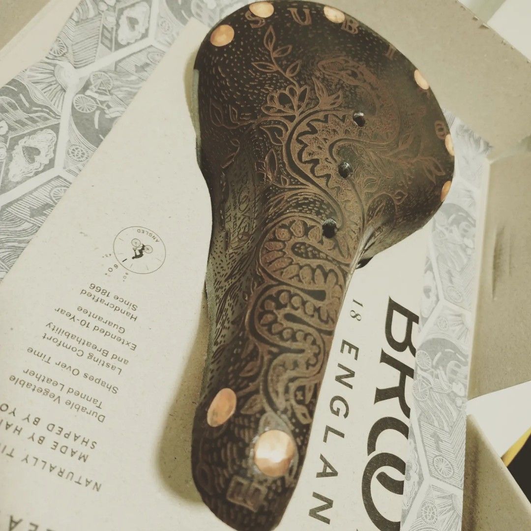 brooks b17 alternative