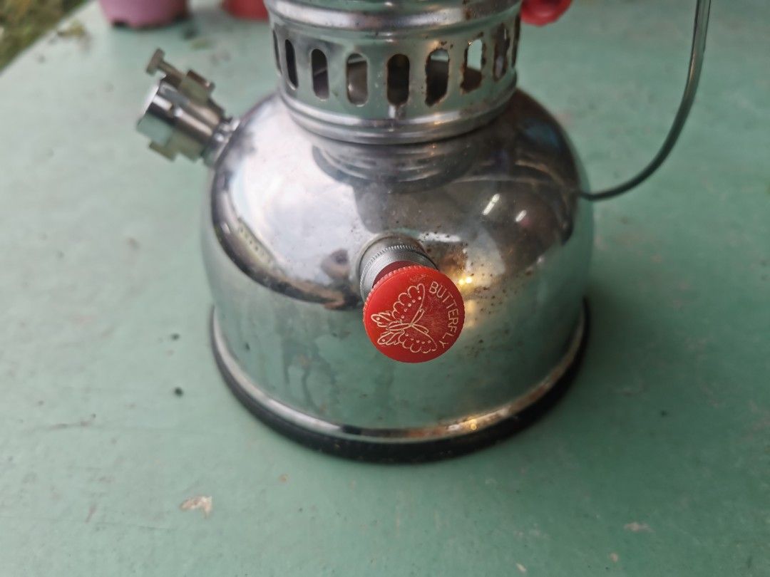 Butterfly lantern kerosene, Hobbies & Toys, Collectibles & Memorabilia