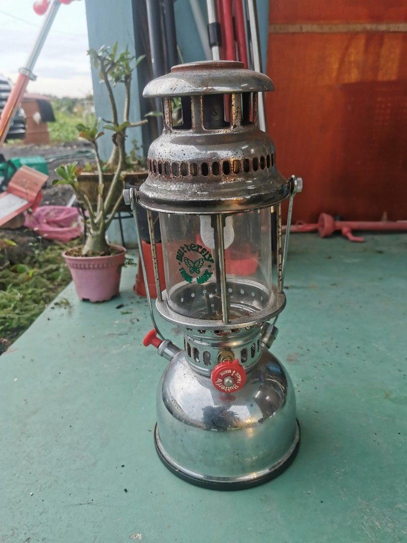 Butterfly lantern kerosene, Hobbies & Toys, Collectibles & Memorabilia