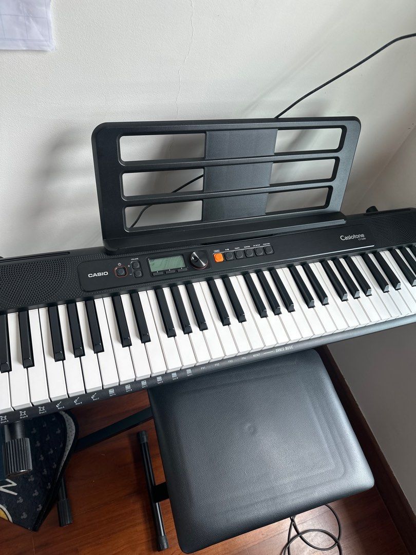 CASIO CTS200 Digital piano for beginners, Hobbies & Toys, Music