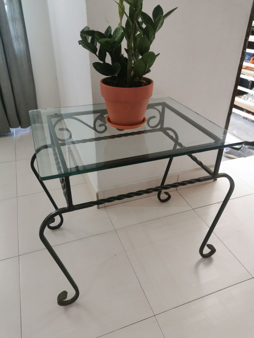 Cast Iron Side Table., Hobbies & Toys, Collectibles & Memorabilia