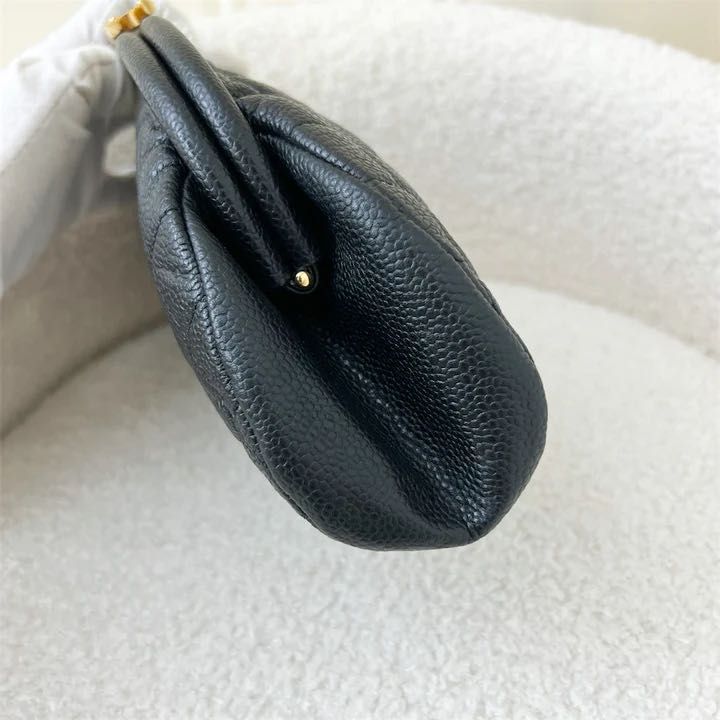 🔥Like New!!🔥Chanel kiss Lock Clutch Caviar Black Shw #11, Luxury, Bags &  Wallets on Carousell