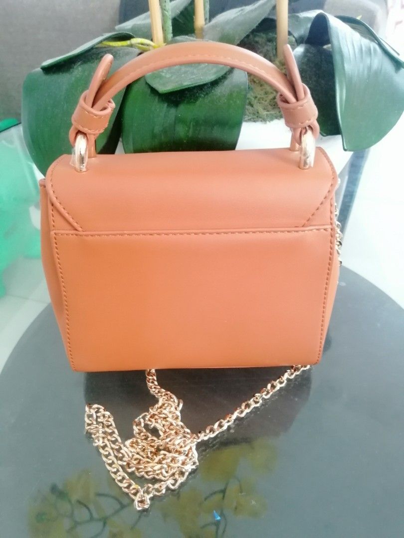 Christy medium shoulder 2025 bag with guitar strap