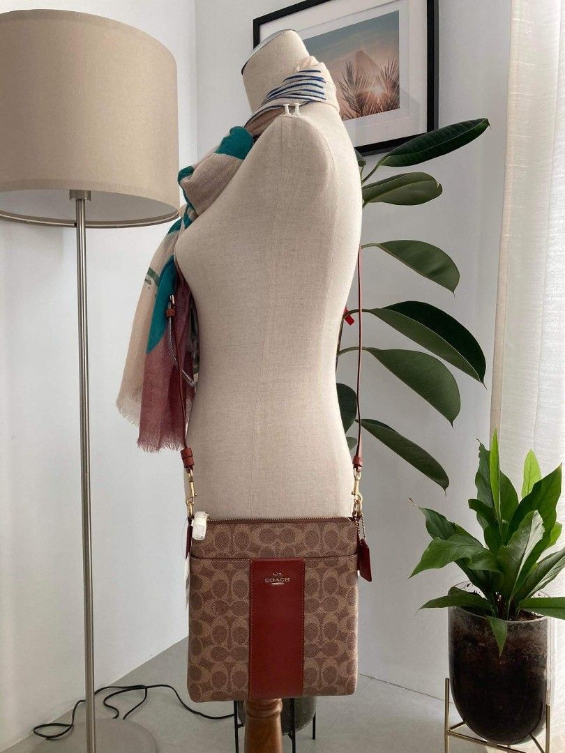 Coach File Bag, Women's Fashion, Bags & Wallets, Crossbody Bags on