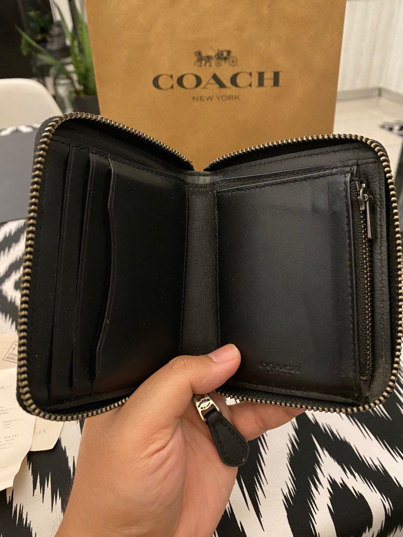 Coach mens shop wallet with zipper