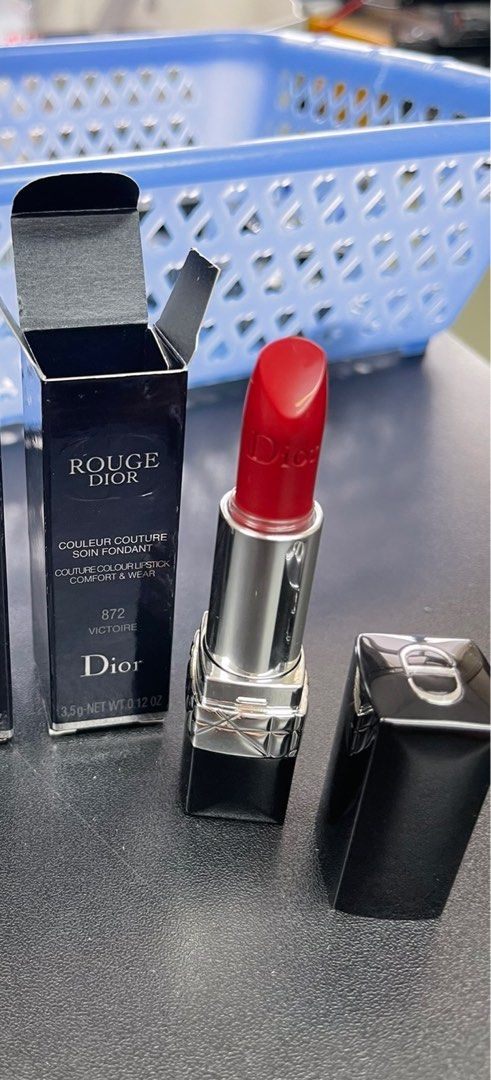 Dior 872 store