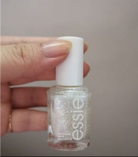 Essie Nail polish - Let it bow (13.5ML)