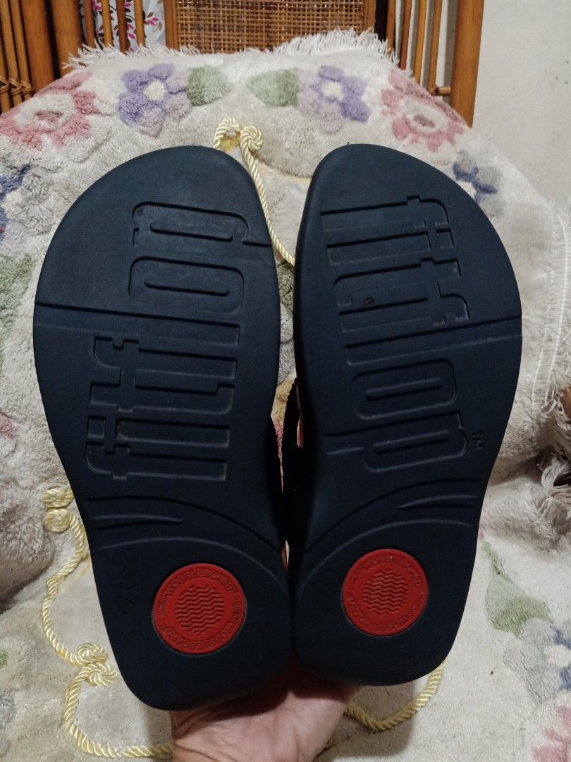 fitflop chappals