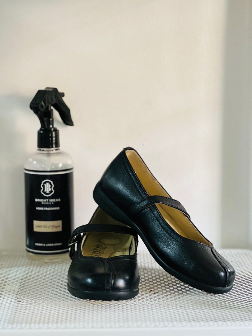 GIBI School shoes (Category: Flats & Sandals) located in Imus. Submitted by Athena_ApolloShop (Listing ID 1214028461, Image 2). Description: Gibi School Shoes P399 Genuine leather, Size 28 Bought price P1299 Used once Good as new Outgrown Location: Imus Cavite .
