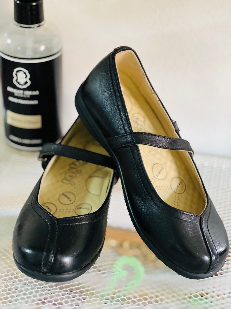 GIBI School shoes (Category: Flats & Sandals) located in Imus. Submitted by Athena_ApolloShop (Listing ID 1214028461, Image 1). Description: Gibi School Shoes P399 Genuine leather, Size 28 Bought price P1299 Used once Good as new Outgrown Location: Imus Cavite .