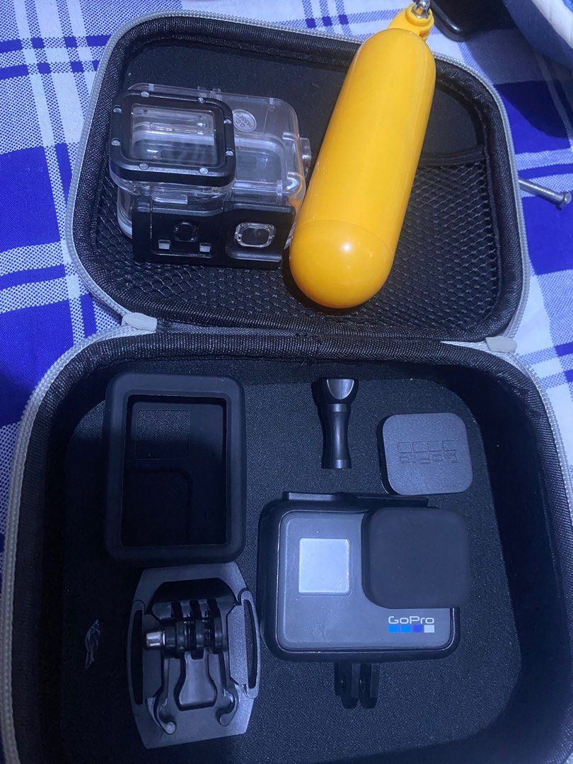 GO PRO HERO 6 (Category: Video Cameras) located in Manila. Submitted by emjay20 (Listing ID 1214025955, Image 1). Description: GO PRO HERO 6 batt is okay no gas gas may konti lang sa rubber yes sa rubber lang dahil sa casing pero screen camera etc no gasgas rfs : plan to buy 360.