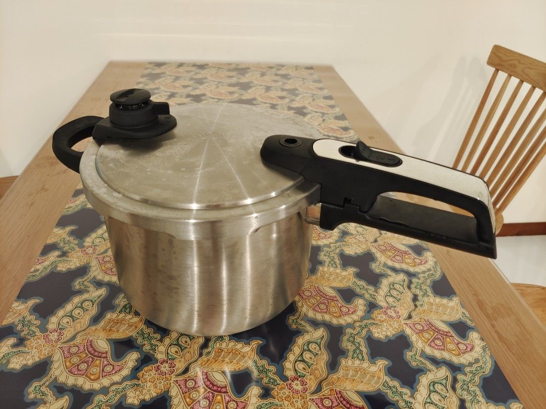 Ikea high pressure cooker, Furniture & Home Living, Kitchenware