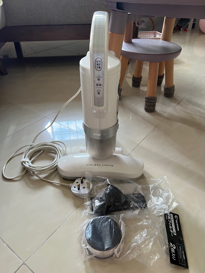 Iris Ohyama dust mite and mattress cleaner ICFAC2, TV & Home Appliances, Vacuum Cleaner