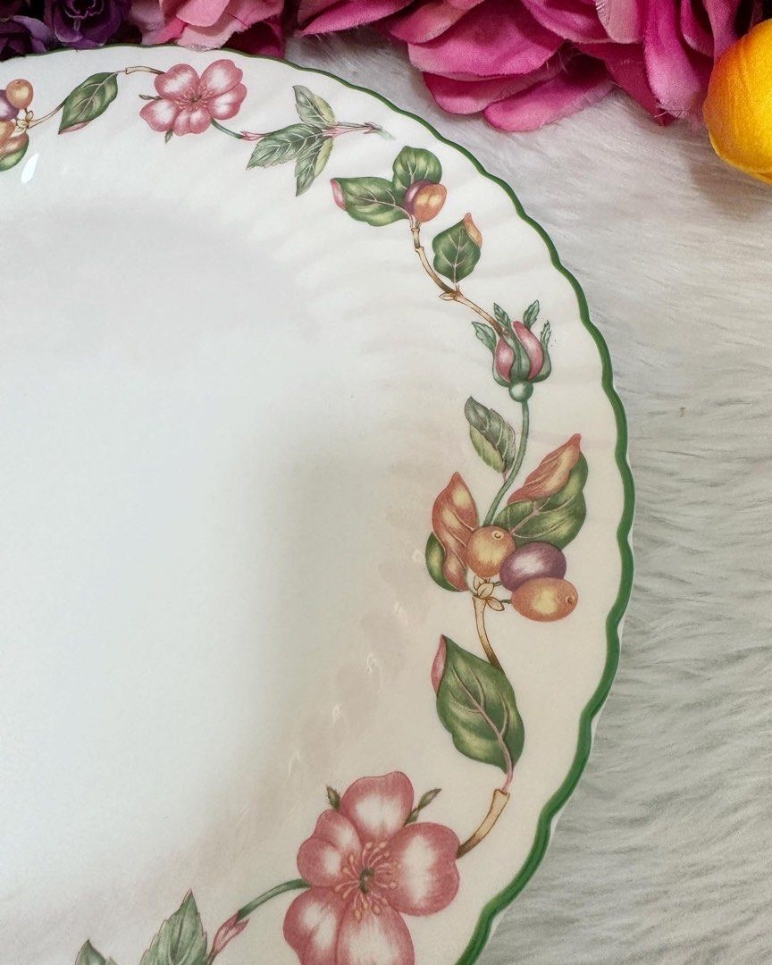 Johnson Brothers Serving Dish (Category: Dinnerware & Cutlery) located in Pasig City. Submitted by glam_things (Listing ID 1214142575, Image 2). Description: .