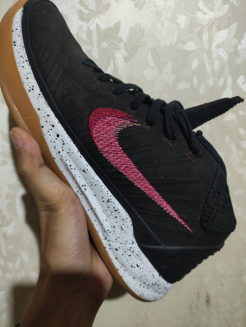 kobe ad mid black gum