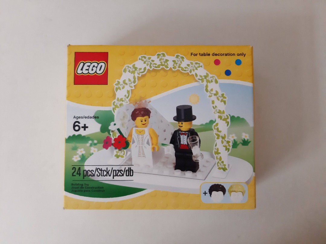 Lego 853340 Bride Groom (brand new in original sealed box) Hobbies