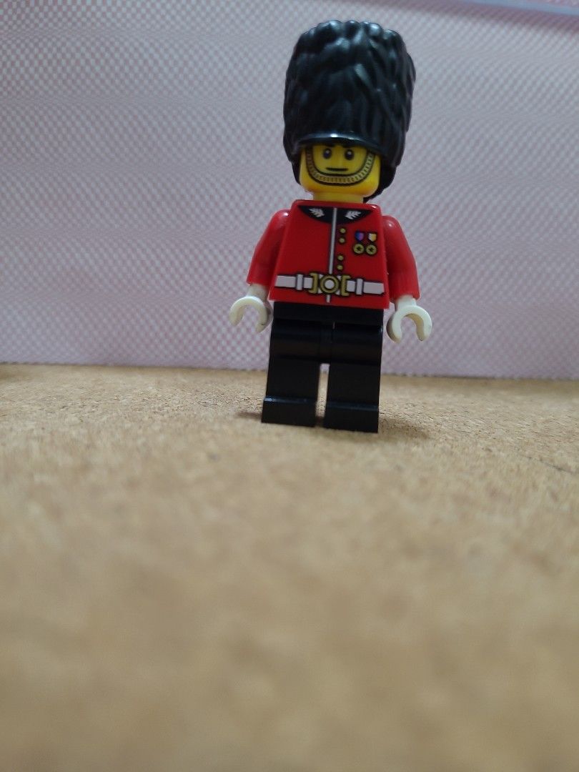 Lego royal guard minifigure outlet