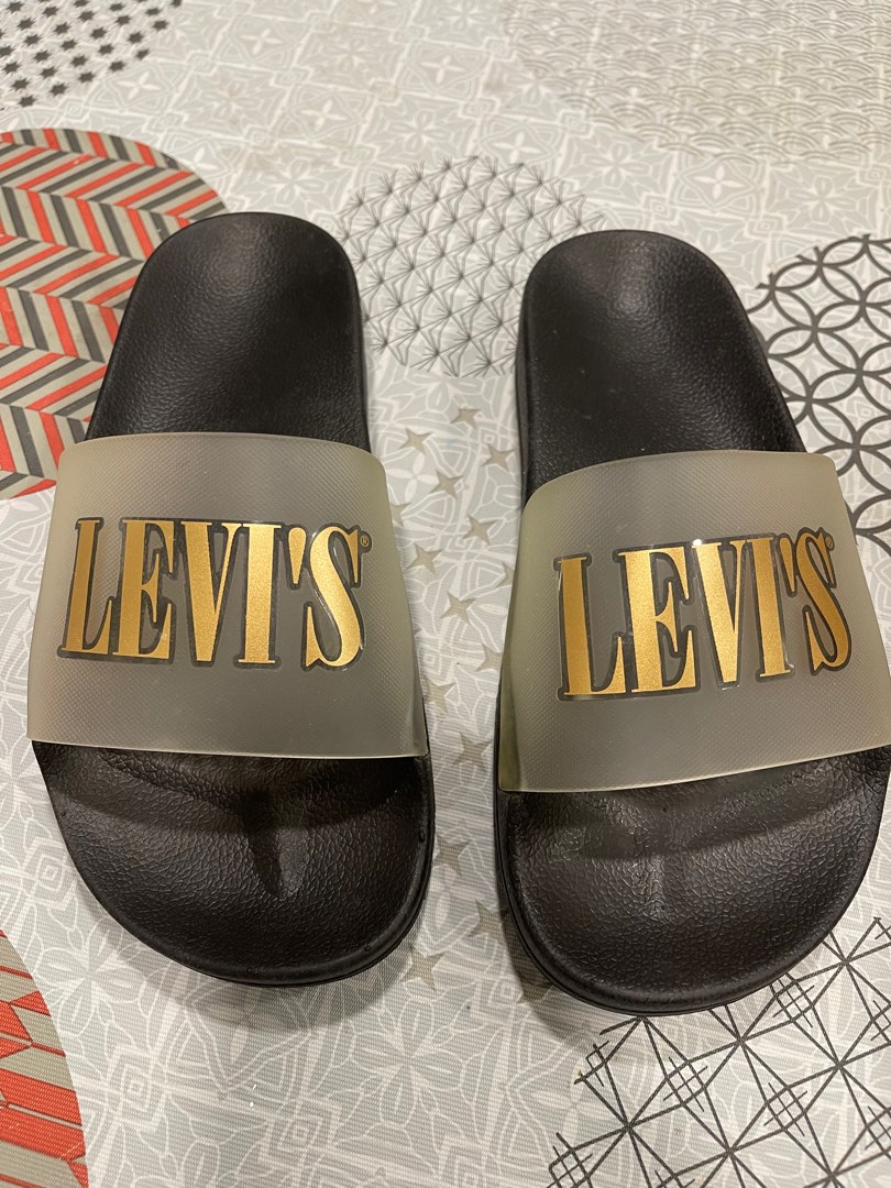 Levi's, Women's Fashion, Footwear, Flipflops and Slides on Carousell