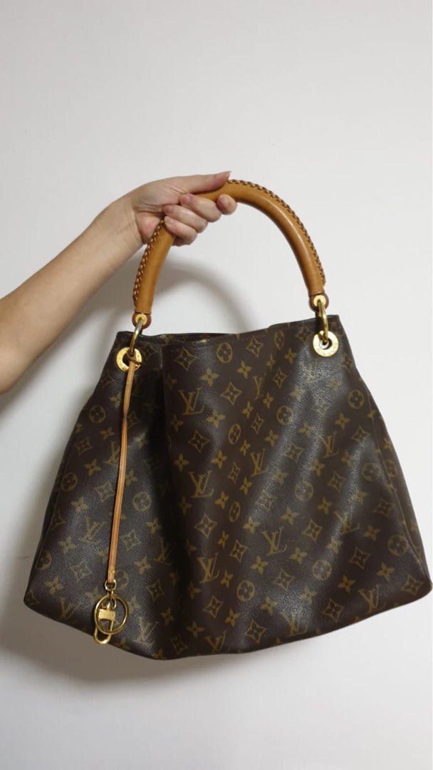 Louis Vuitton Artsy Tote Bags