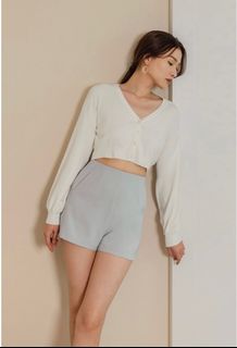 (Category: ) located in . Submitted by wardrobesale (Listing ID 1214136662, Image 1). Description: .