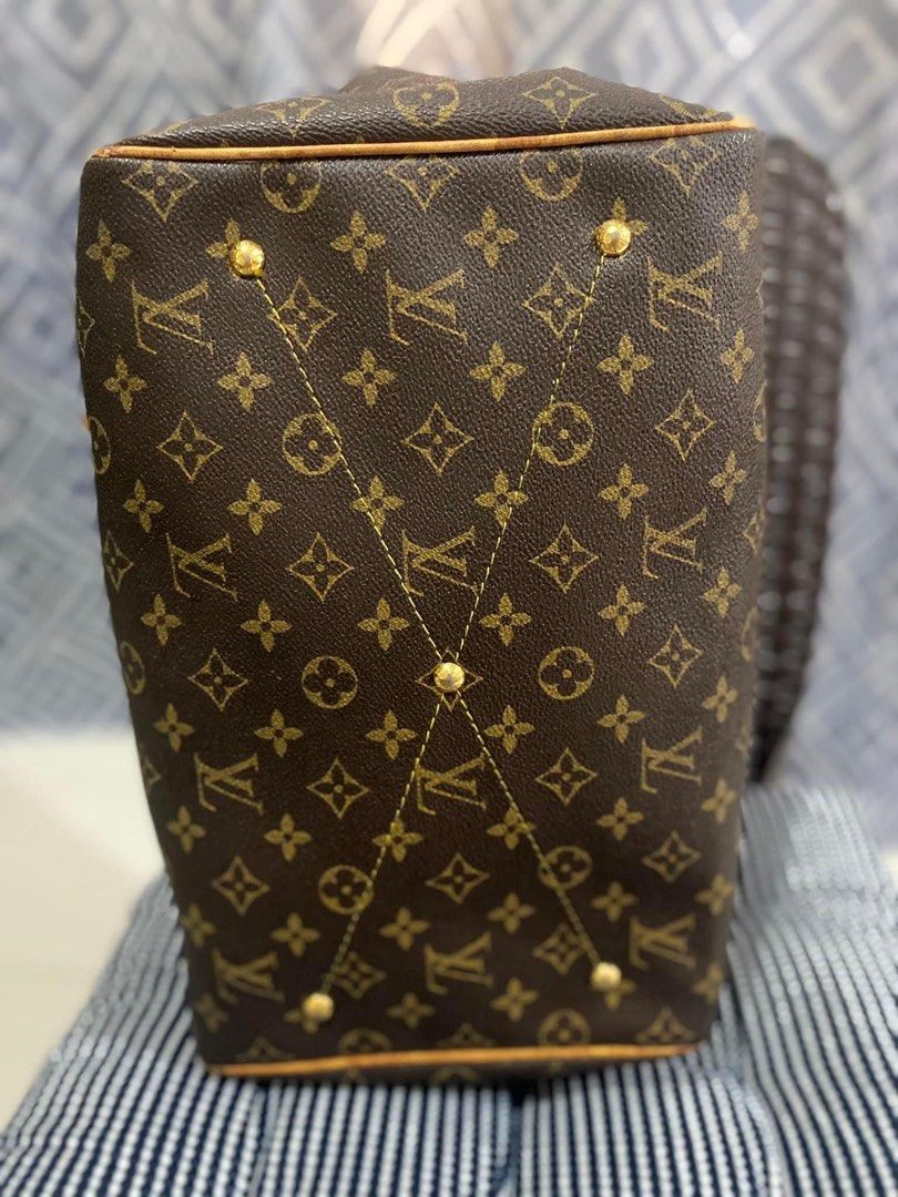 LV Tivoli handbag Large (Category: Luxury Bags & Wallets) located in Batac City. Submitted by fab_glam_preloved (Listing ID 1214157945, Image 3). Description: Large handbag fr Japan self check for authenticity no dustbag 7/10 condition .