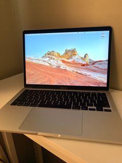 MacBook Pro 13 2020 512GB 1.4 GHz Quad-Core Intel Core i5 with Touch Bar