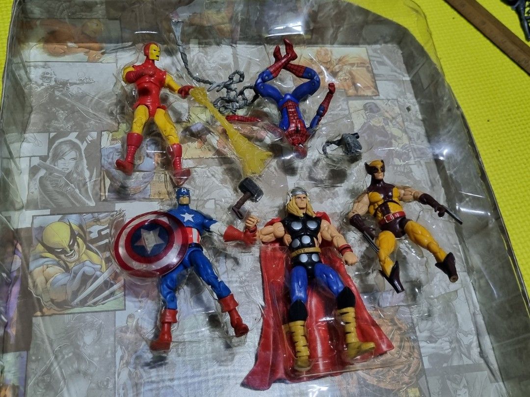 Marvel Universe Ultimate Gift Set (Category: Figurines & Statues) located in Silang. Submitted by samflores2k4t7 (Listing ID 1214081750, Image 2). Description: For sale Marvel Universe Ultimate Gift Set 5 pcs 4 inches action figure Iron Man Spiderman Captain America Thor Wolverine w/issue no feet and sword (See pix) Damage box dent.