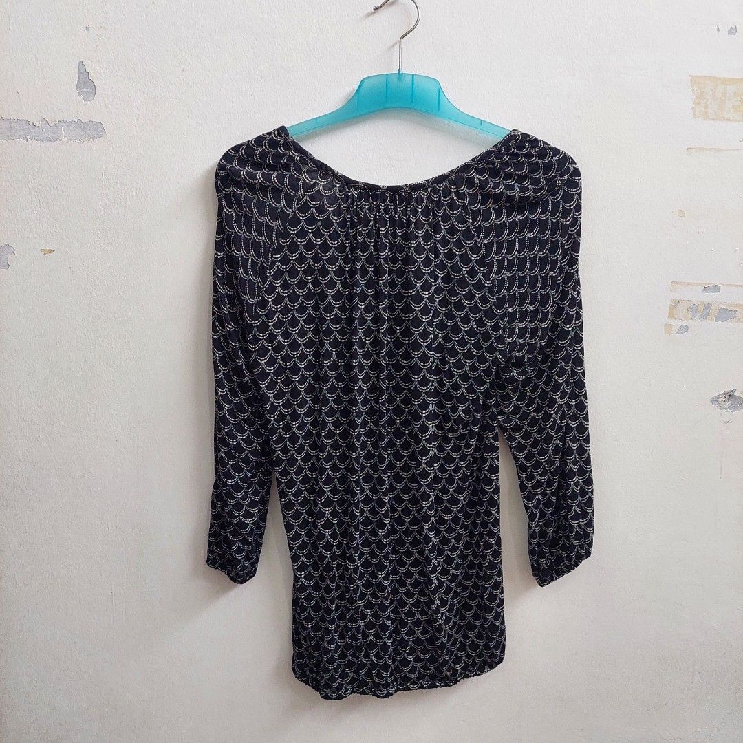 Michael kors black tops discount