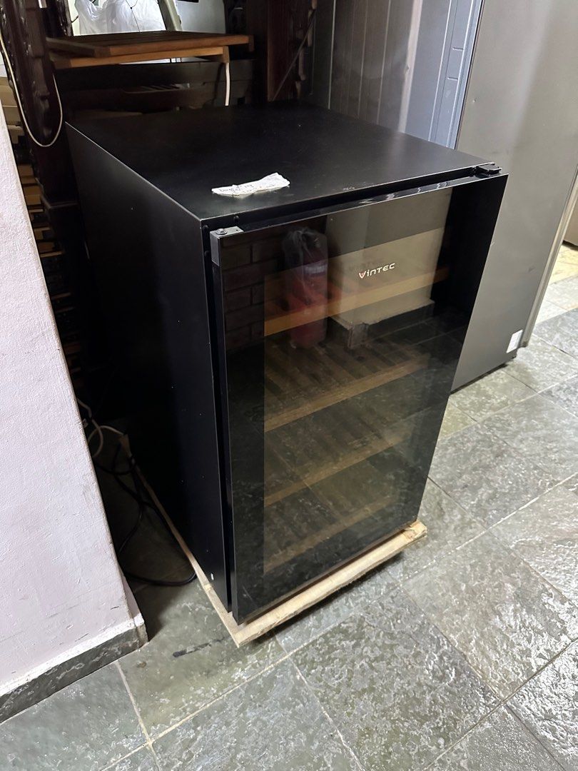 MUST BUY! VINTEC 35 Bottles Single Zone Wine Chiller V30SGMEBK, TV & Home Appliances, Kitchen