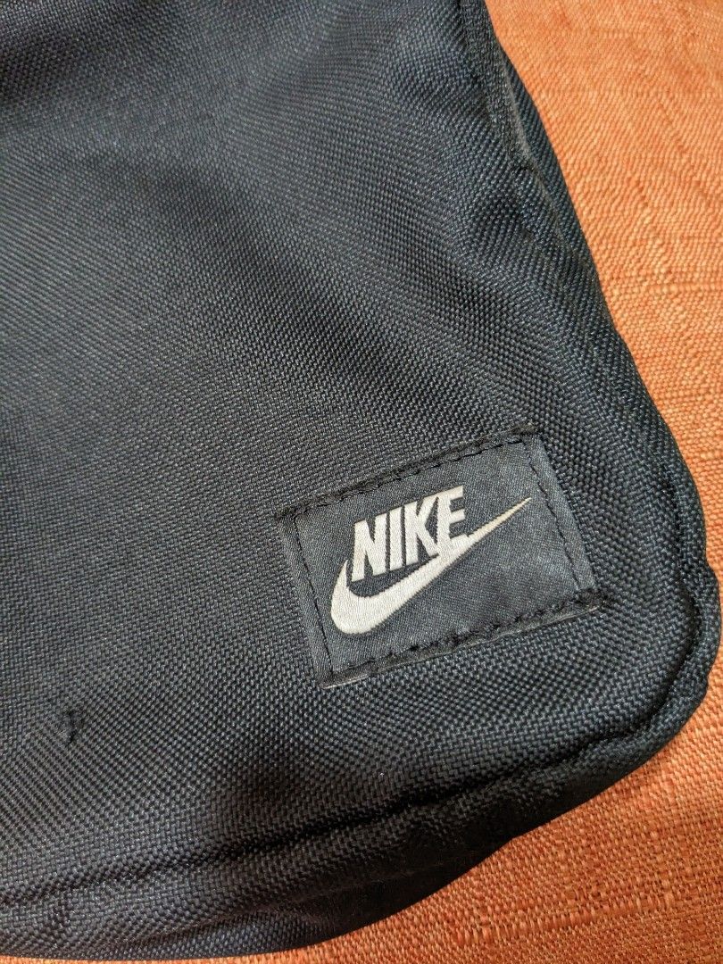 Nike Crossbody Bag (Black), Men's Fashion, Bags, Sling Bags on Carousell