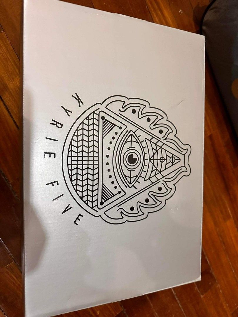 Kyrie 5 logo top
