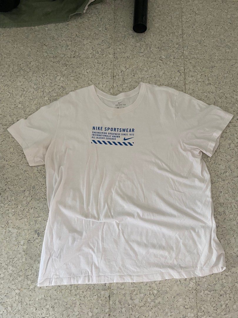womens nike white t shirt
