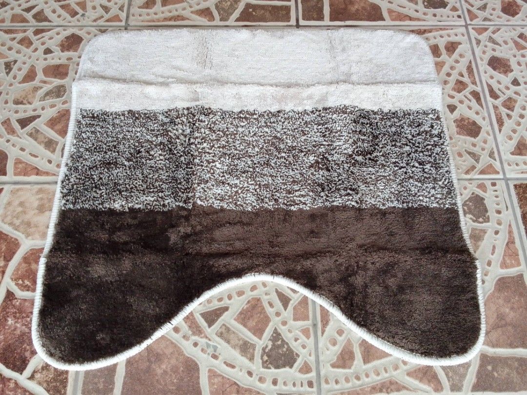 Nitori Toilet Mat set. 2 pcs. (Category: Bathroom & Kitchen Fixtures) located in Cavite. Submitted by dreamsky21 (Listing ID 1214051312, Image 2). Description: Nitori Toilet 2 pcs. set made of Polyester made in China 1 pc. Mat height 21.5 inches length 23 inches 1 pc. Toilet bowl cover height 35 to 44 cm. length 32 to 35 cm. bought in Japan.