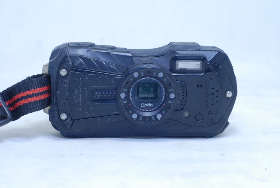 pentax optio wc-II (Category: Cameras) located in Manila. Submitted by ultimogizmos (Listing ID 1214115317, Image 1). Description: The rugged Pentax Optio WG-2 is the successor to the WG-1. It features a 16 megapixel backlit sensor and a new imaging engine, and will be available in four colors: white, red, orange, and black. The key features are: - Water-proof to 12 meters (40 feet) - Shock-proof designed to withstand drops up to 1.5 meter (5 fee