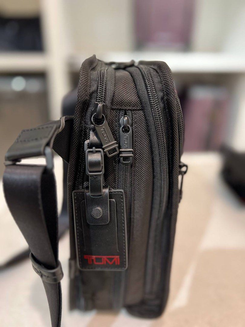 PREORDER TUMI ORGANIZER TRAVEL TOTE Men s Fashion Bags Sling