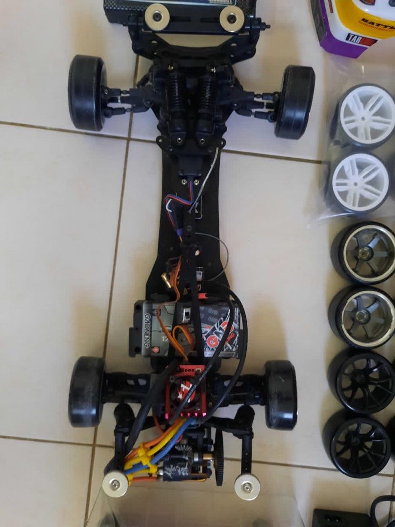 Rc drift car rtr Sakura d5s v2, Hobbies & Toys, Toys & Games on Carousell
