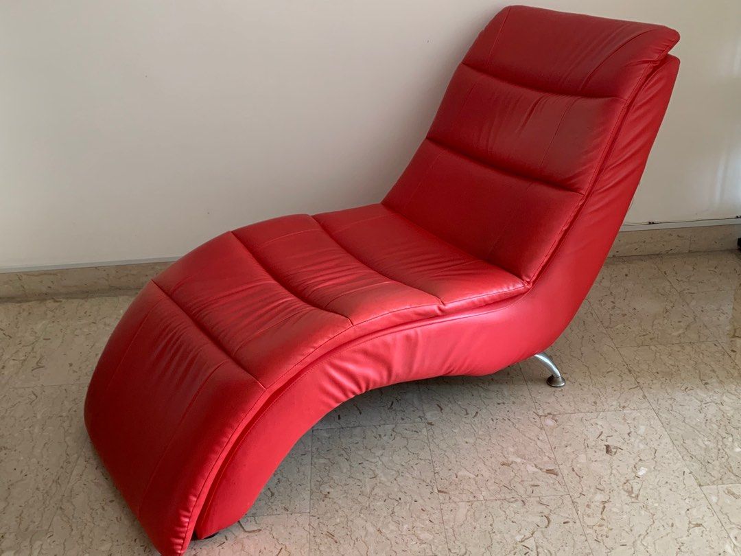 Red relax deals chair