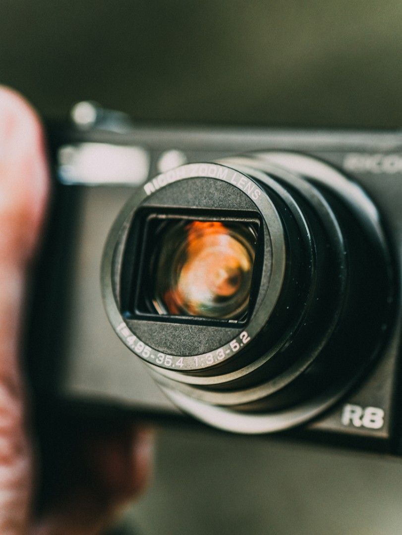 RICOH R8, Photography, Cameras on Carousell