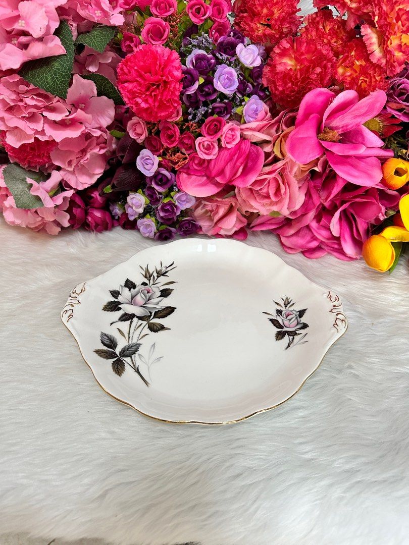 Royal Albert Queens Messenger 8” Cake Plate (Category: Dinnerware & Cutlery) located in Pasig City. Submitted by glam_things (Listing ID 1214144427, Image 1). Description: .