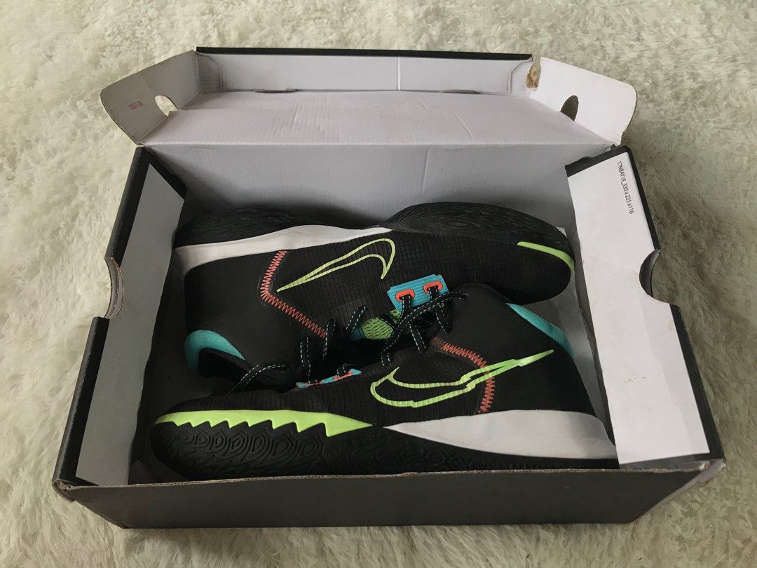 RUSH ‼️ KYRIE FLYTRAP IV EP (Category: Sneakers) located in Santa Cruz. Submitted by hongkongmarketph (Listing ID 1214047249, Image 2). Description: Kyrie Flytrap IV EP Black/Lime Glow-Lagoon Pulse Size 8.5 25.5 CM RFS: Di naglalaro ng basketball, ginamit lng pang jogging used three times not abused. no issue, di gasgas yung sole. PM if you’re interested. Thank you.