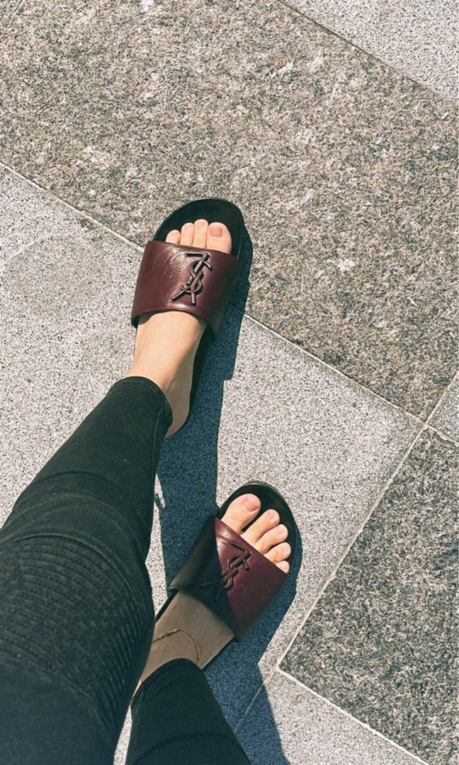 Saint laurent joan logo discount leather slides